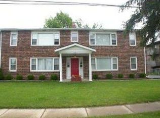 1275 N McLean Blvd, Elgin, IL 60123