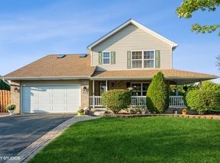 1044 Monterey Dr, Romeoville, IL 60446