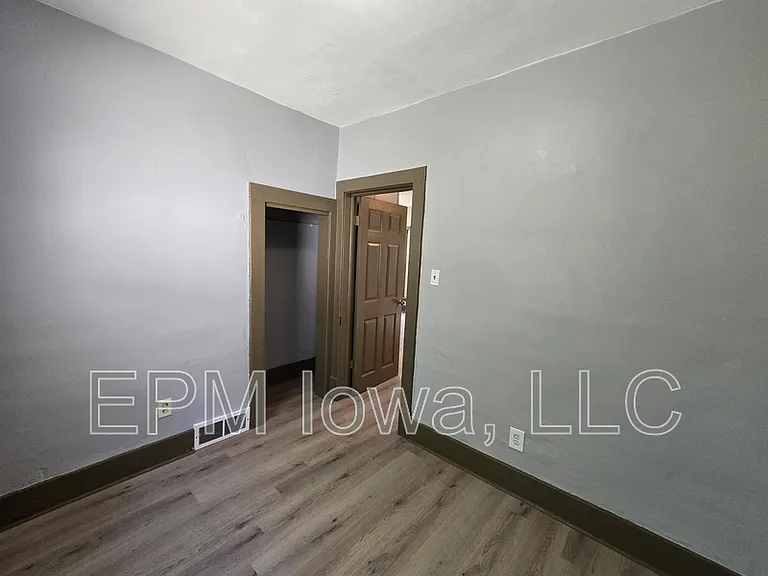 519 Adams St — Photo 9