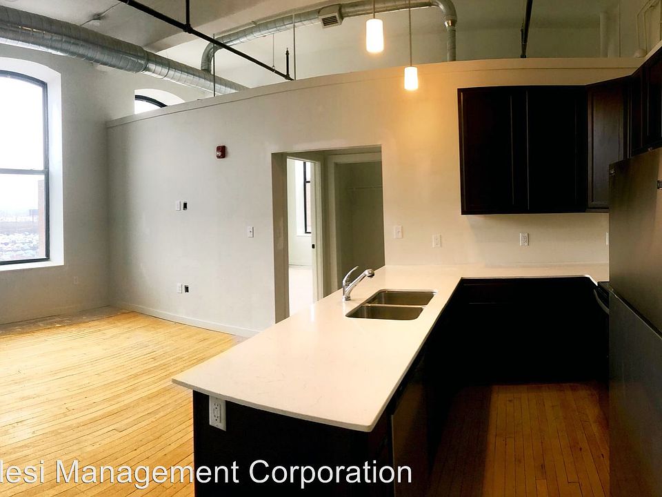 2nd image of 487 Nott St APT 5