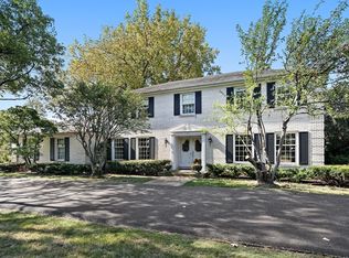 2 Chatham Ln, Oak Brook, IL 60523