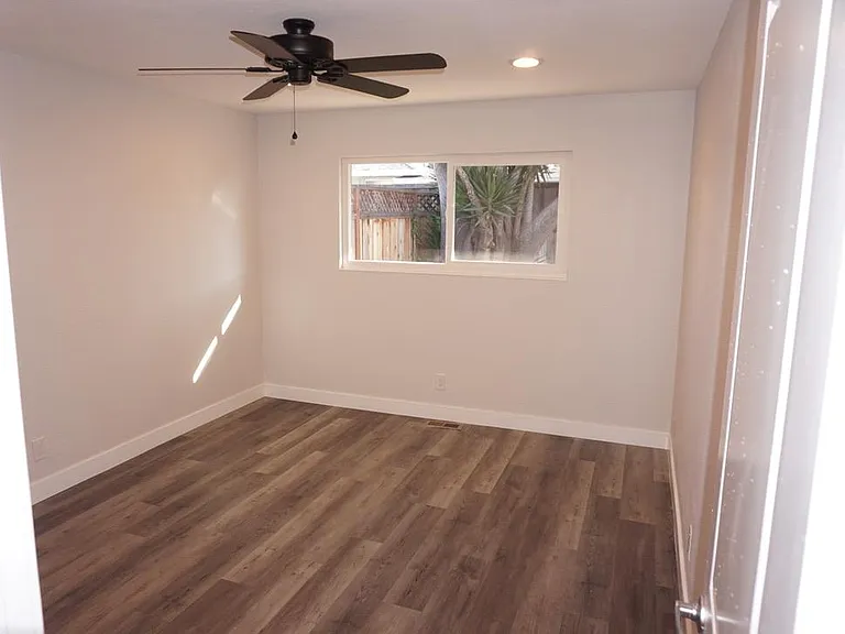 2218 Harrison St — Photo 7