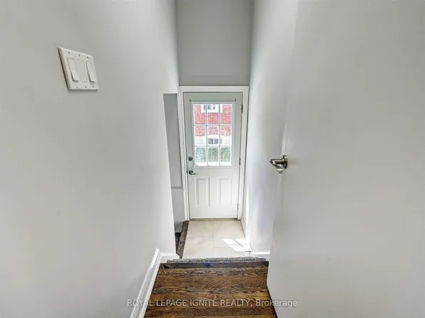 106 Gilroy Dr #Basement, Toronto, ON M1P 2A1