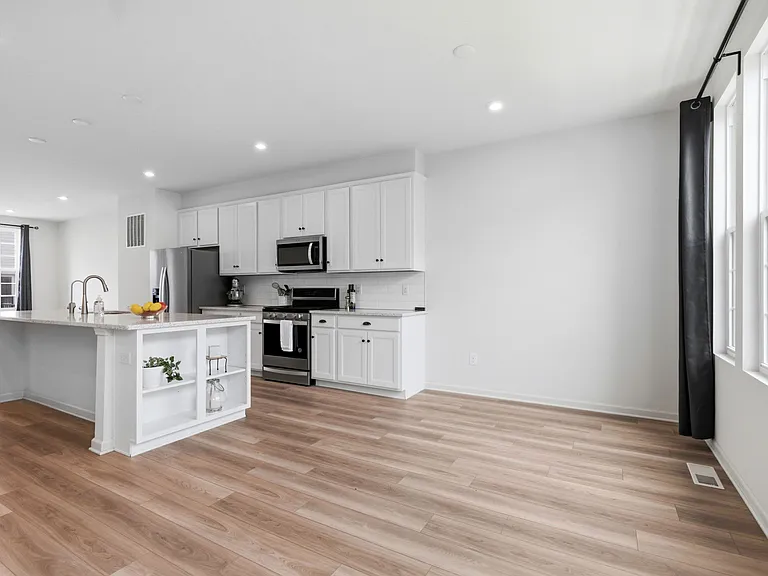 14565 Pomona Ln — Photo 28