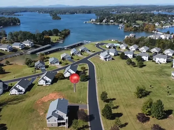 40 Lands End Cir, Union Hall, VA 24176