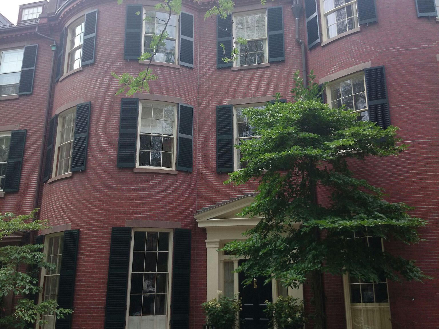 For Sale: A Beacon Hill Townhouse by Historic Louisburg Square