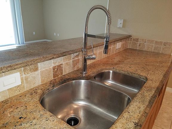 5th image of 5821 Hummingbird Ct