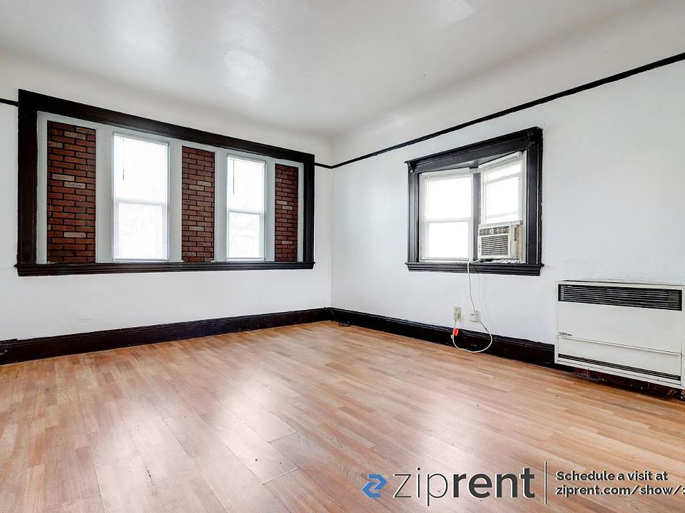 1st image of 44 W Acacia St #3