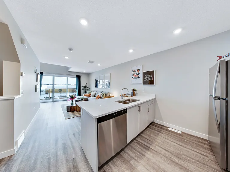 110 Baltzan Blvd — Photo 14