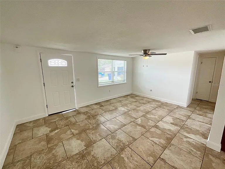 4233 Belle Isle Ct — Photo 13