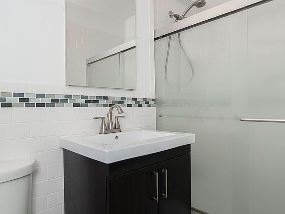 5th image of 7 E 14th St APT 423