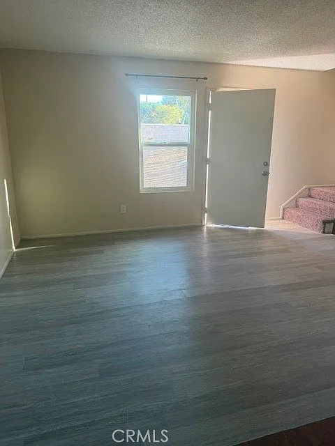 2 bed, 925 sqft, $2,400 — Photo 1