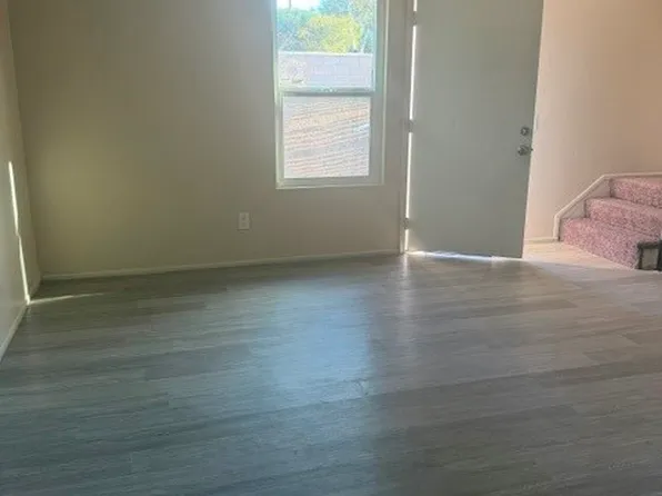1245 W 10th St, Corona, CA 92882