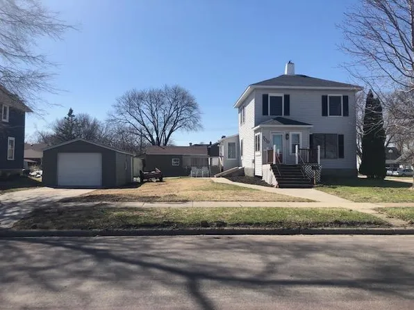 700 3rd St SW, Waseca, MN 56093