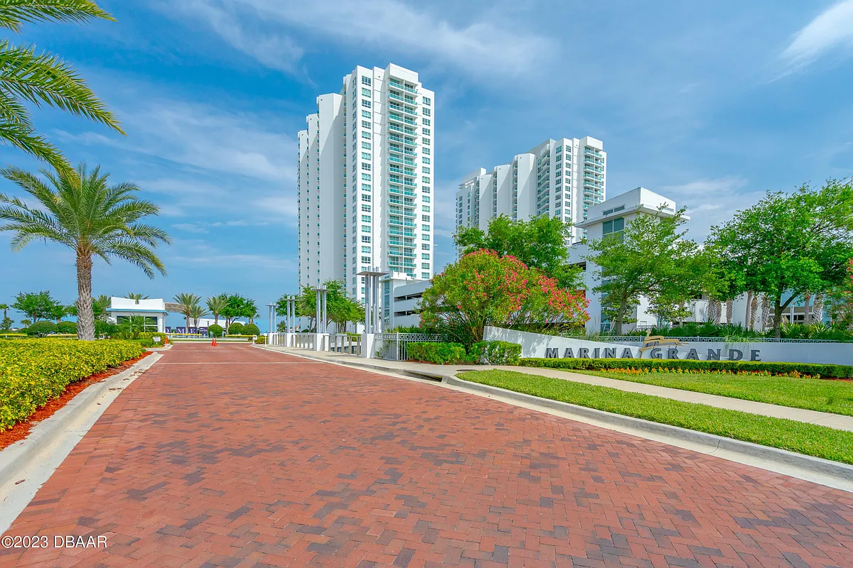 Building Photo - 241 Riverside Dr #208