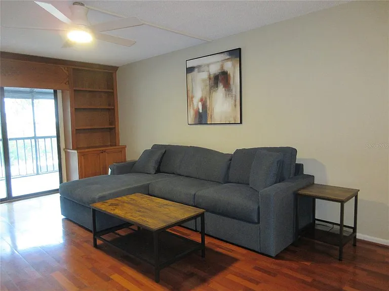 201 W Laurel St #307 — Photo 8