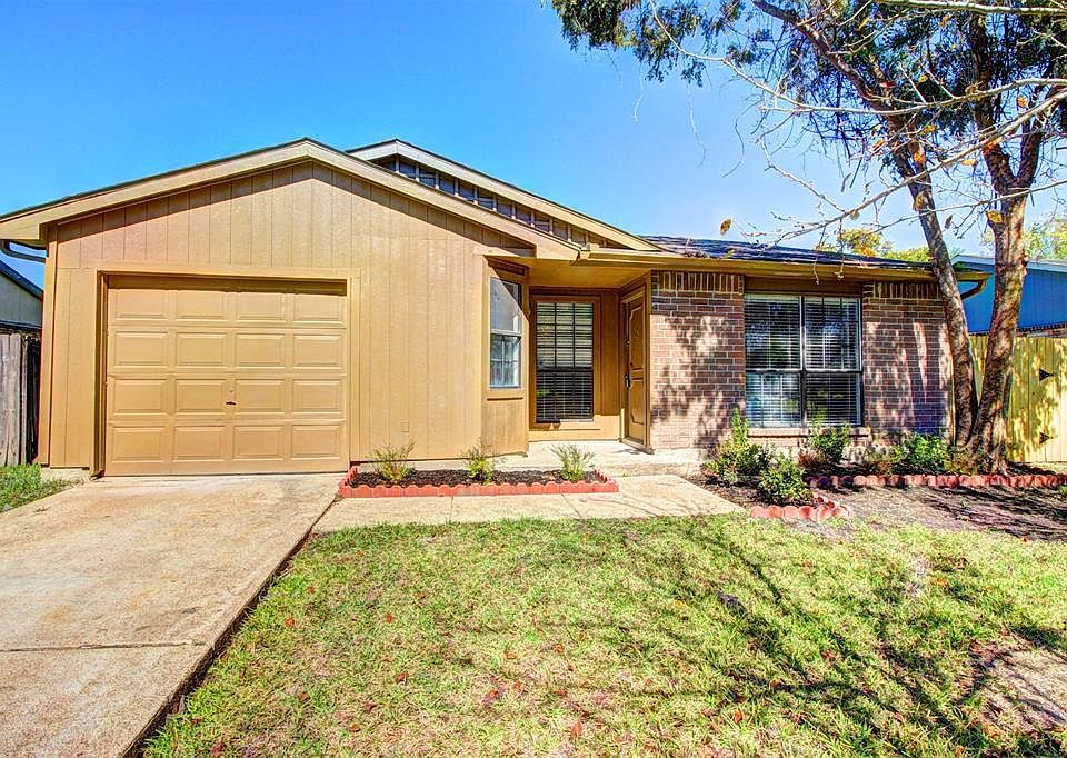 1st image of 14303 Flair Dr
