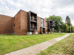 34 6th Ave SE, High River, AB T1V 1G1