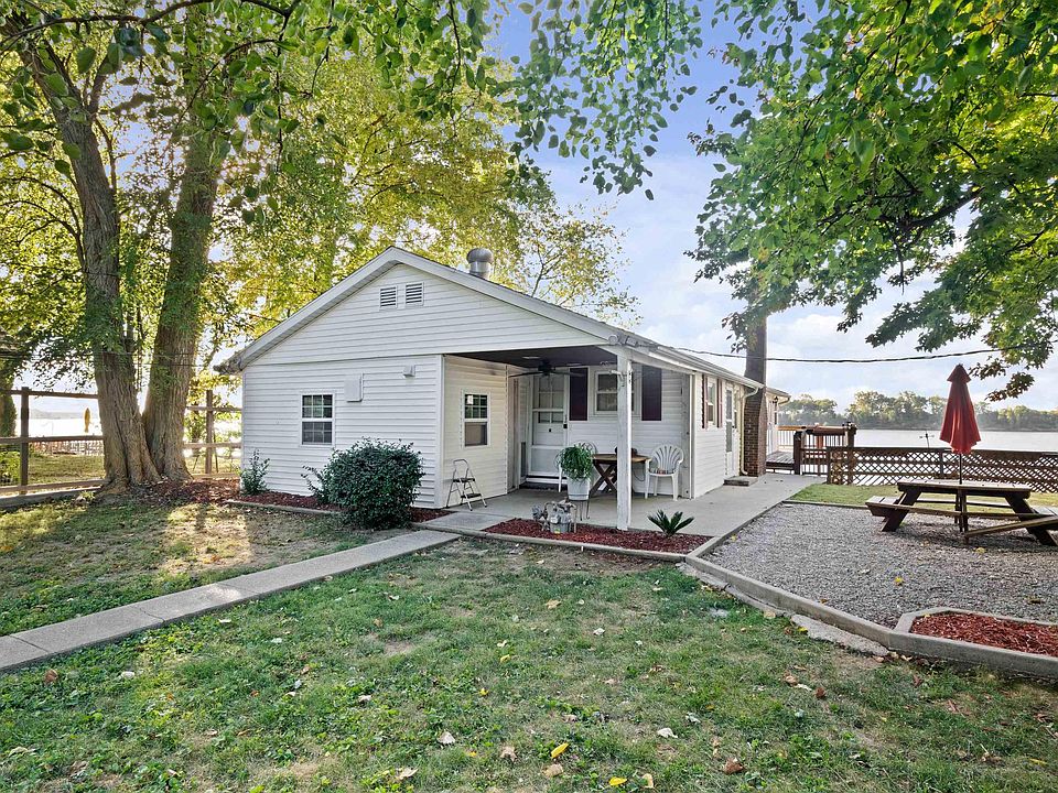 1st image of 1013 W Phelps Dr