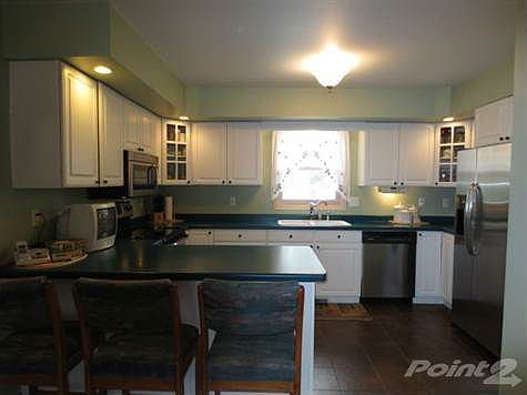 6304 Hubert Avenue 003