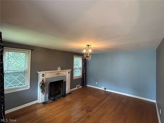 3rd image of 142 S Schenley Ave