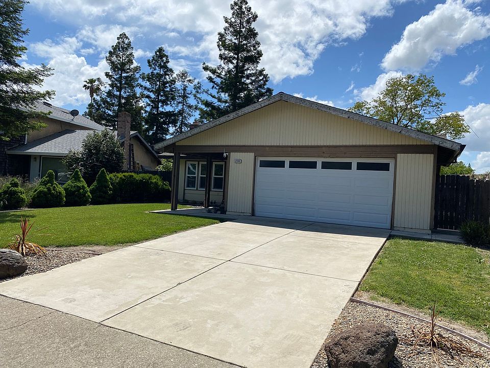 1st image of 2720 Summerfield Dr