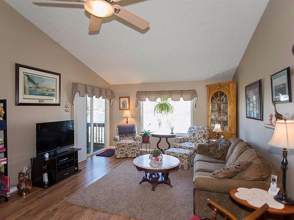 2nd image of 806 Bay Harbor Dr