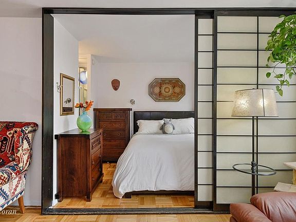 4th image of 301 E 69th St APT 14G