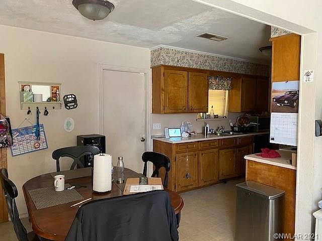 2nd image of 2122 Kirby Smith Dr