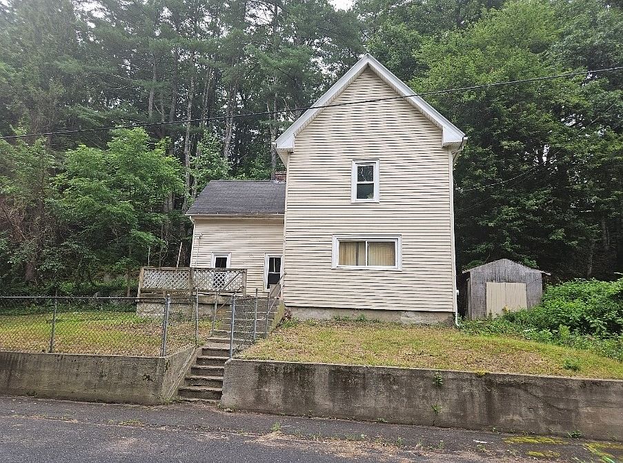 2nd image of 18 Keyes St