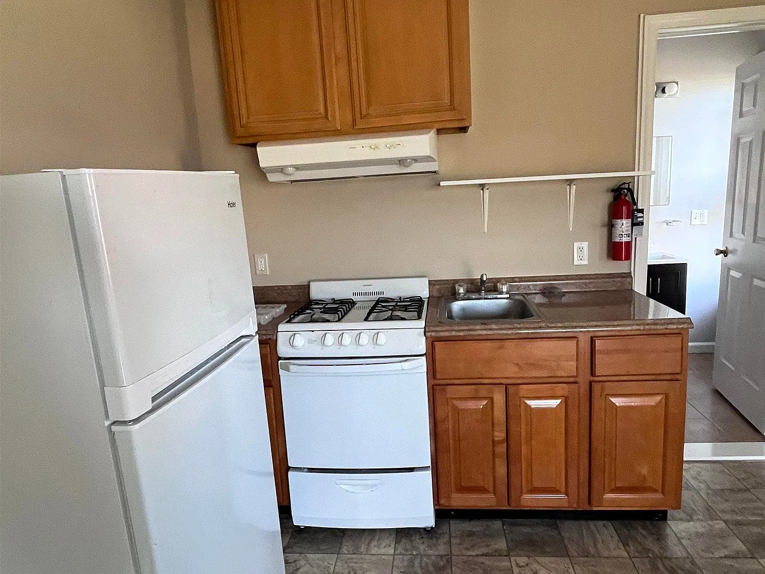 214 Seaside Ave — Photo 4