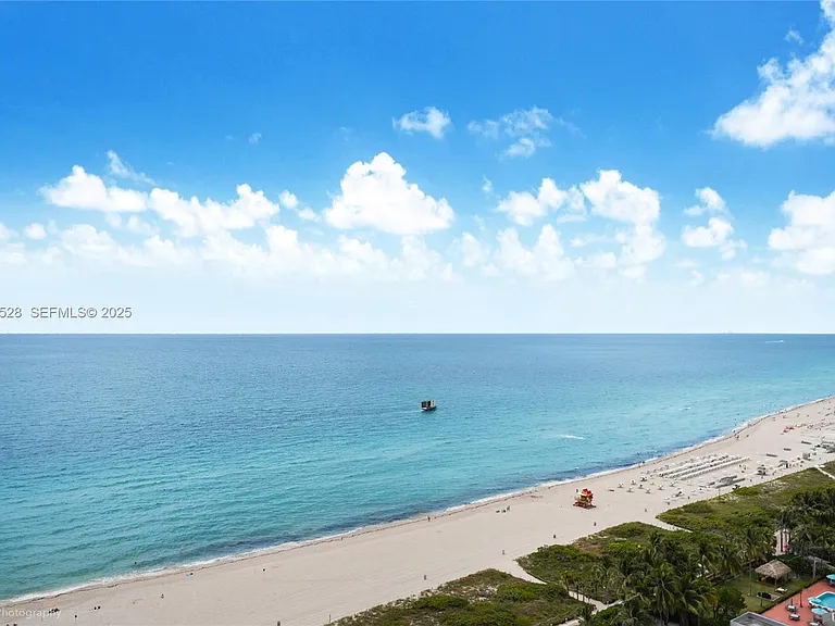 2555 Collins Ave #Penthouse 114 — Photo 14