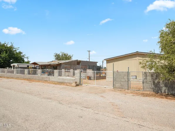 3670 Whitetail Deer Dr, El Paso, TX 79938
