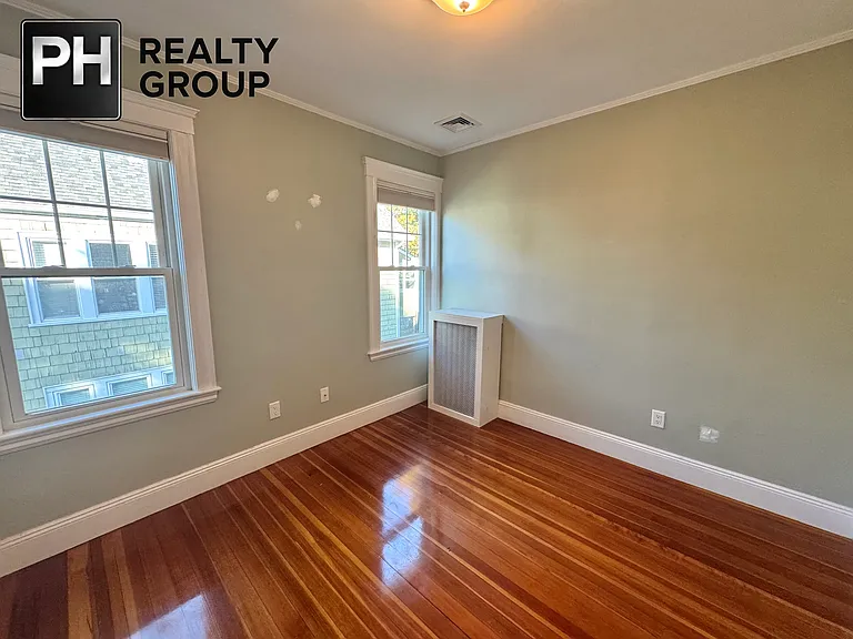 46 Vincent Ave — Photo 17