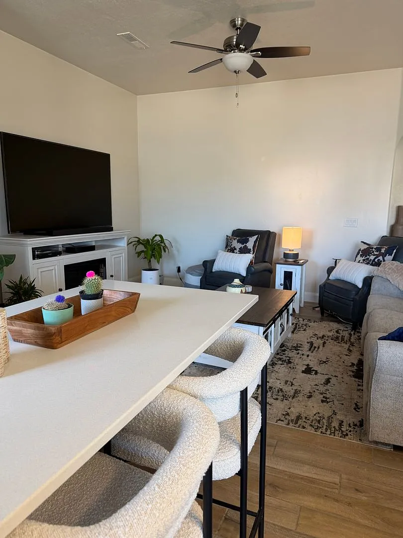 Townhome In Hurricane — Photo 4