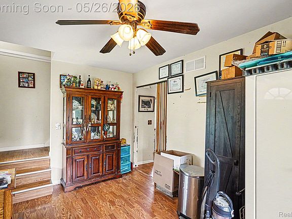 4th image of 324 George St