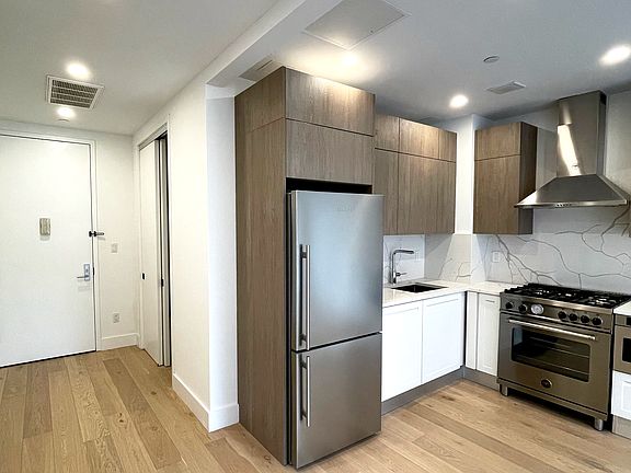 2nd image of 10-64 Jackson Ave #3C