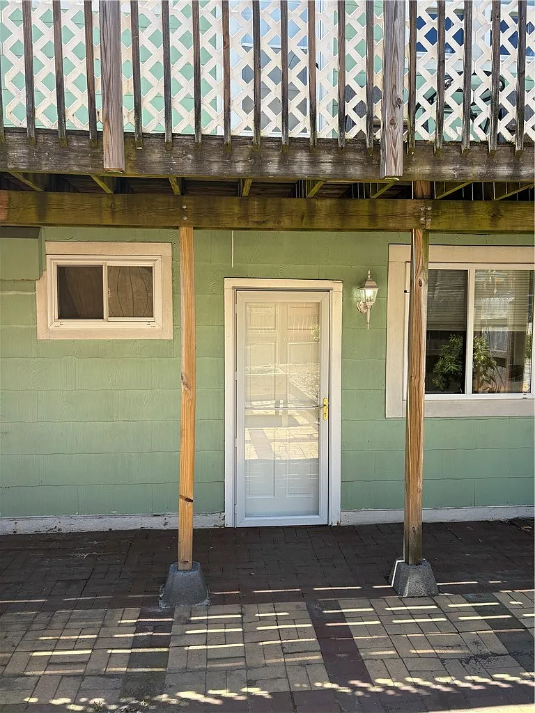 2 bed, 1.5 bath, $1,069 — Photo 1
