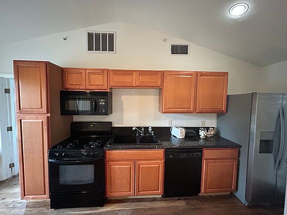 3rd image of 601 N Camden Dr #A