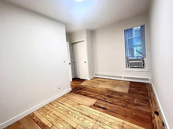 5th image of 33 Crosby St APT 2R