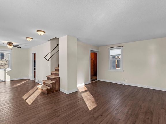 2nd image of 1044 Winslow Ave