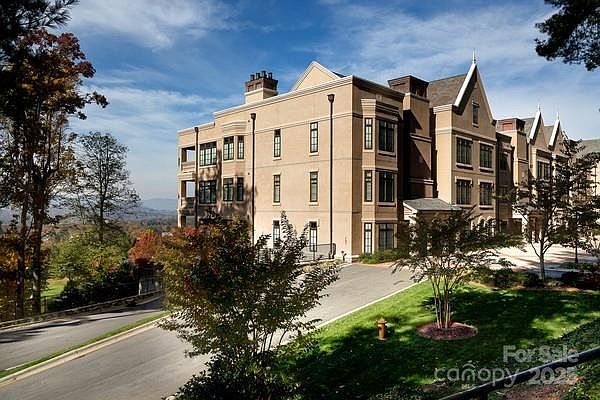 2nd image of 288 Macon Ave