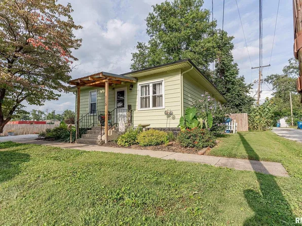 115 N Meyer Ave, Centralia, IL 62801