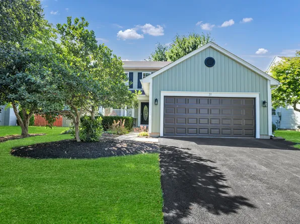 31 S London Ct, South Elgin, IL 60177