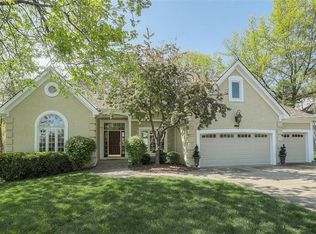 709 NE Plumbrook Pl, Lees Summit, MO 64064