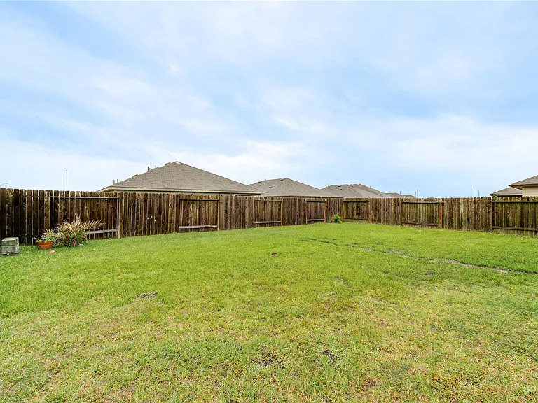 1615 Goose Island Ln — Photo 42