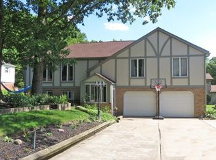 9311 W Pleasant Valley Rd, Parma, OH 44130