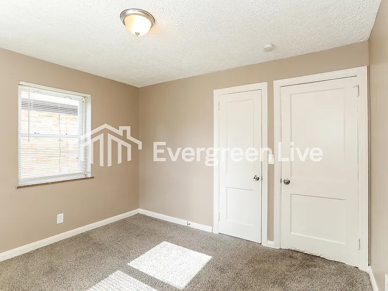 4047 Washington Ave — Photo 7