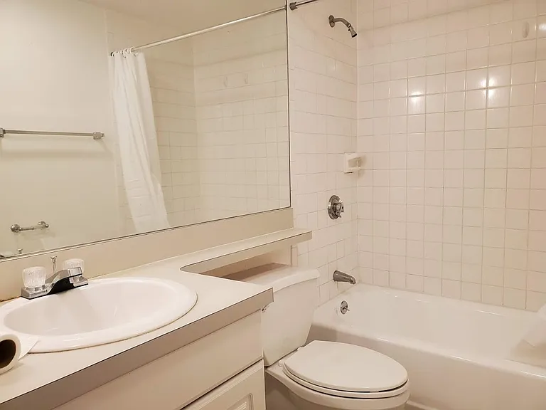 1750 Washington St #8 — Photo 8