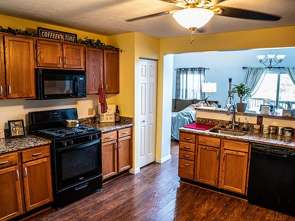 2nd image of 29 Sunset Ct